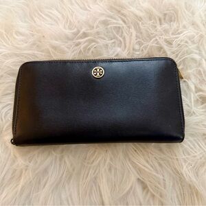 Tory Burch Black Zippered Wallet